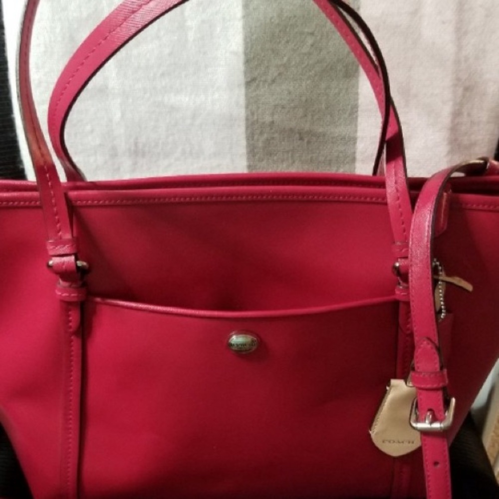 EUC COACH F25667 PEYTON LARGE SAFFIANO LEATHER TOTE W/XBODY STRAP IN POMEGRANATE - Picture 3 of 6